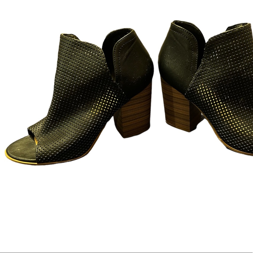 Soda-Chunky Heel-Black shoes